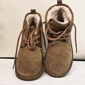 UGG Kids Chestnut Suede Lace-Up Booties with Shearling Collar